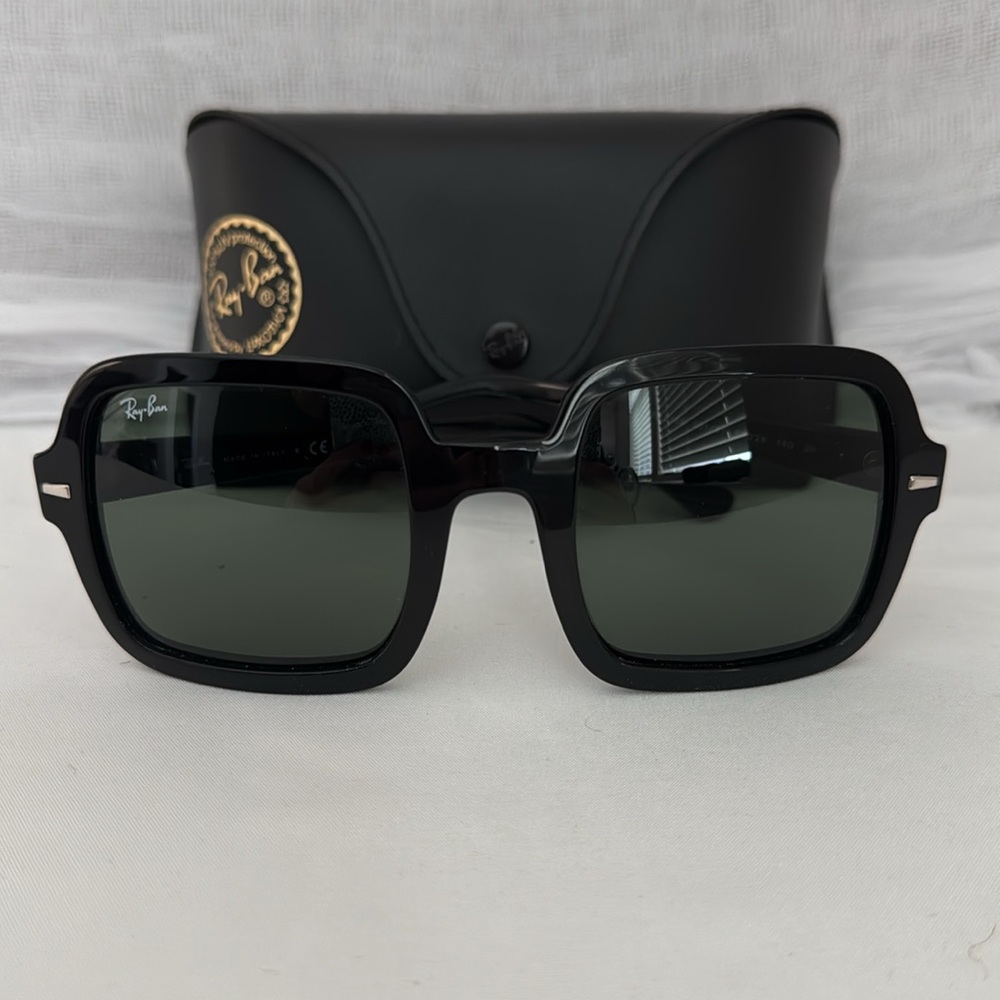 Ray-Ban - Oversized Black Square Sunglasses